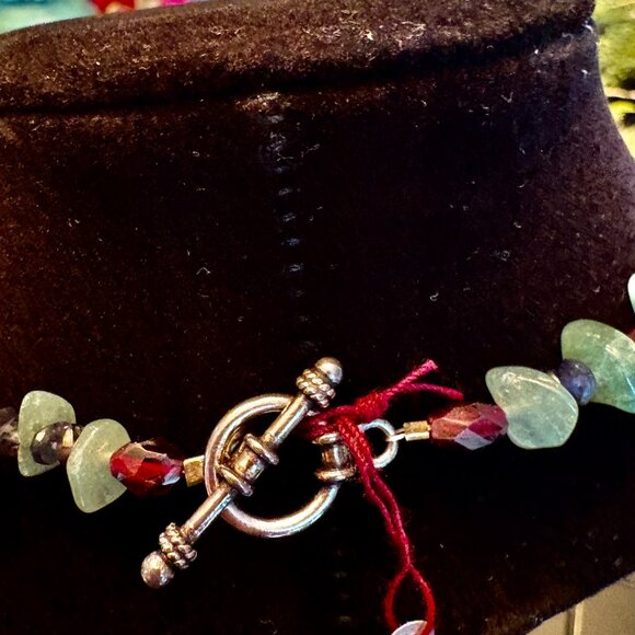 Art glass pendant with natural jadeite, garnet and iolite stone necklace - Picture 3 of 3